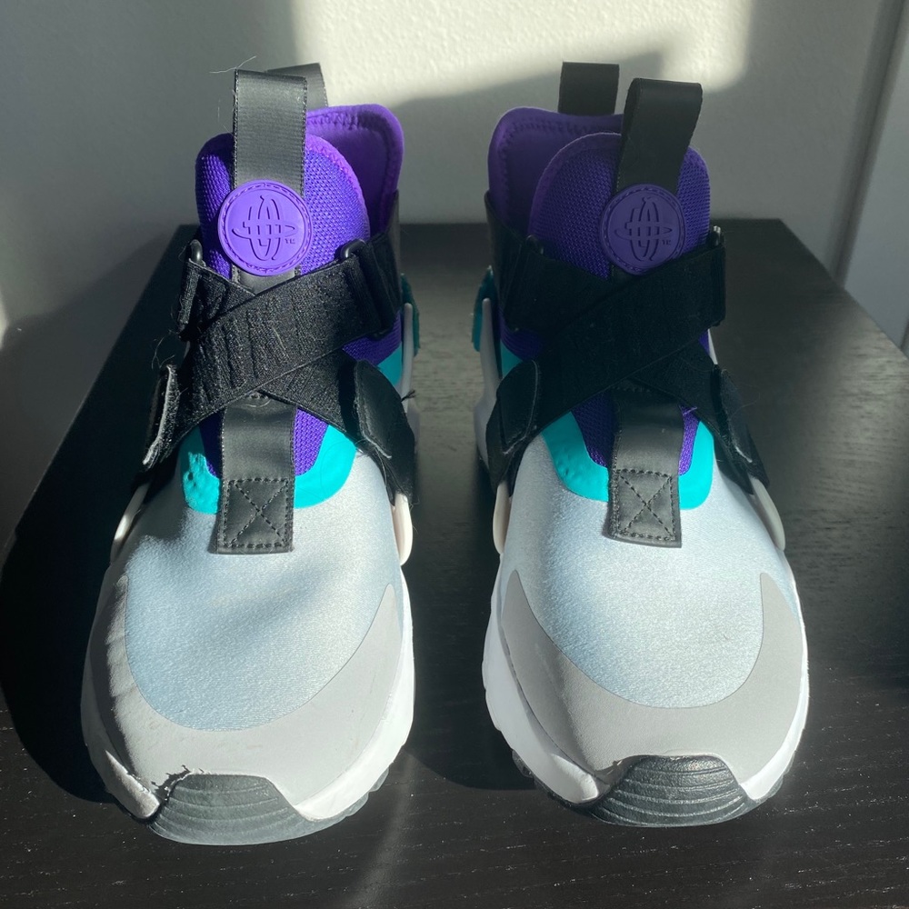 🌈🌈 Gray, purple and teal strappy Nikes! 🌊🦋